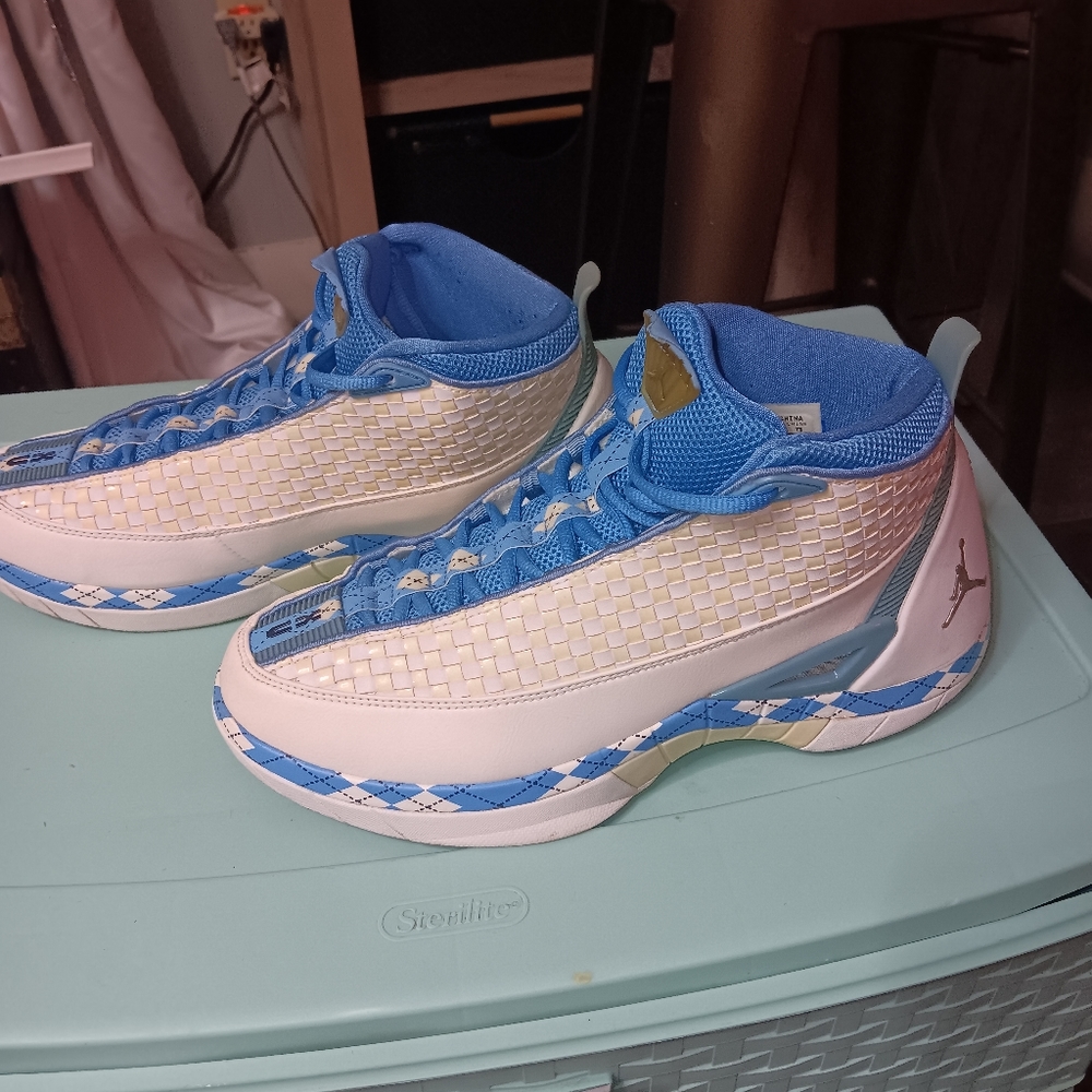 Deadstock Air Jordan 15 SE BR (special edition, bragging rights) University Blue